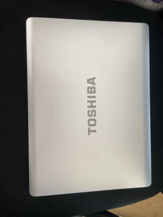 Лаптоп Toshiba l300