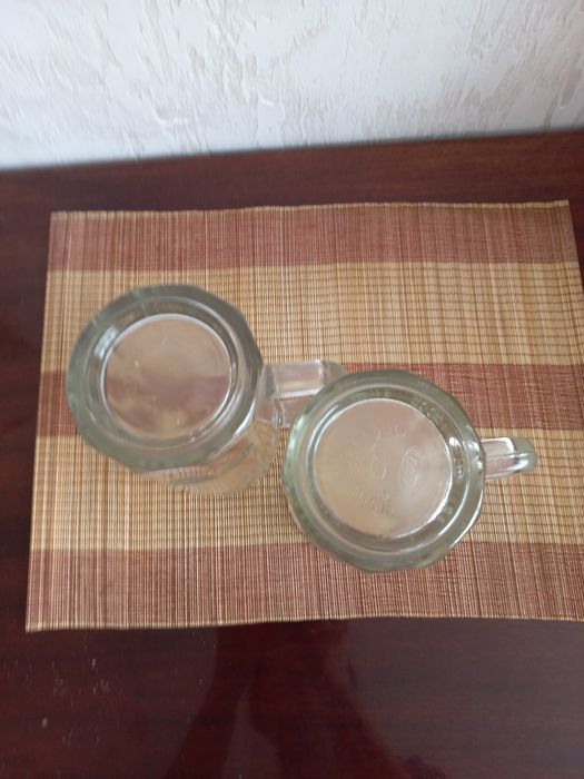 Две пивные кружки