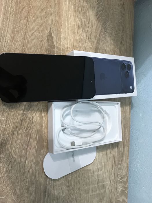 Продам айфон 17 pro max китай  скидка будет