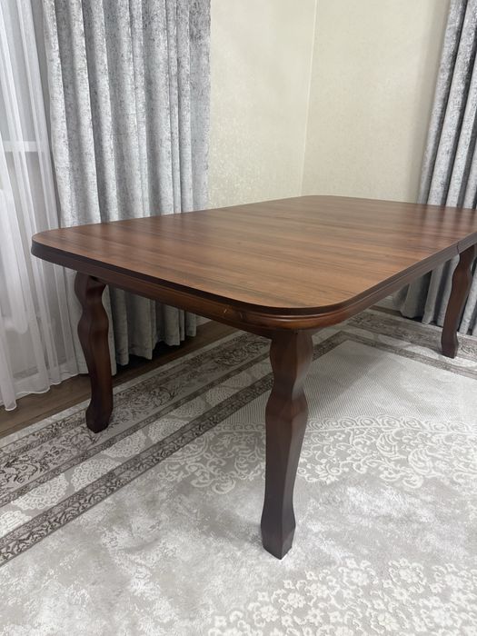 Продам стол гостинный