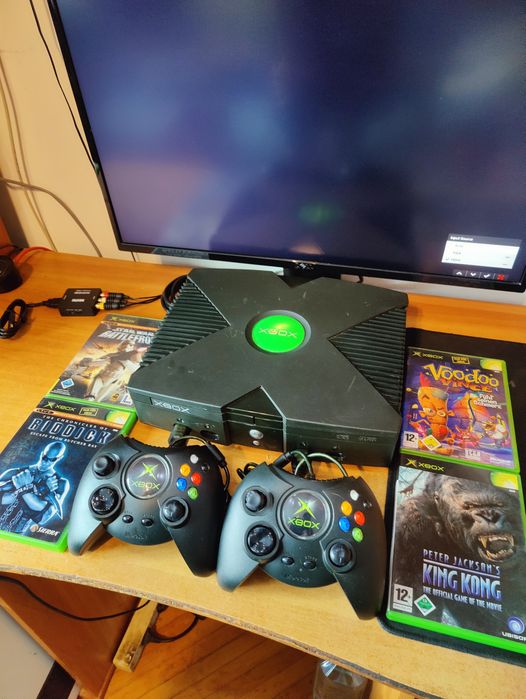 Vând consola Xbox Clasic Original+Jocuri