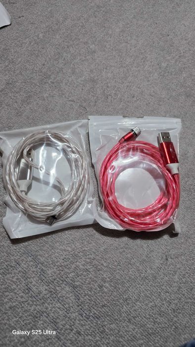 Кабел за зареждане на телефон