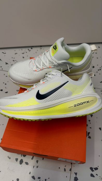 Кроссовки Nike Vomero 18