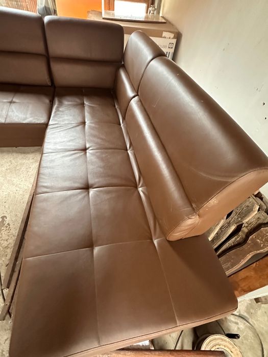 Colțar maro de piele