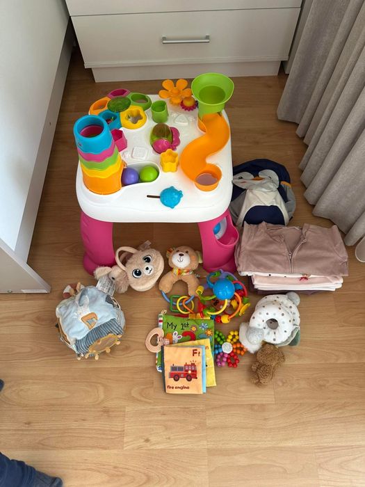 Активна маса плюс още малко играчки