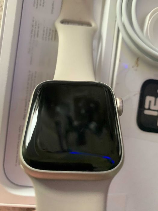 Apple Watch SE  2023 40mm Starlight