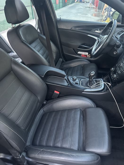 Vand/Schimb Opel Insignia SPORTS TOURER 4x4 OPC LINE 2.0 163cp