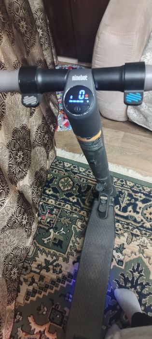 Самокат ninebot es