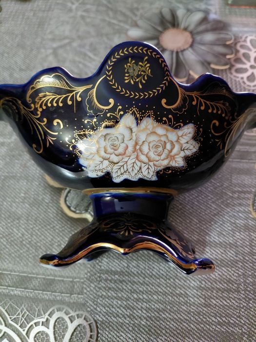 Продаю красивую вазочку.