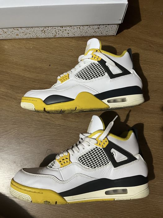Adidasi jordan 4 vivid sulfur