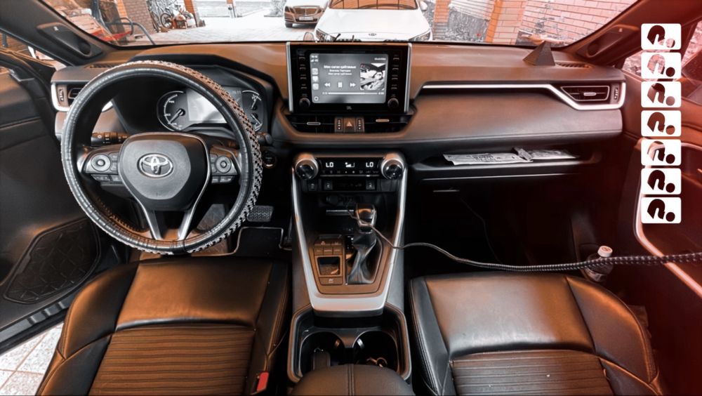 Toyota RAV 4 гибрид . 2021