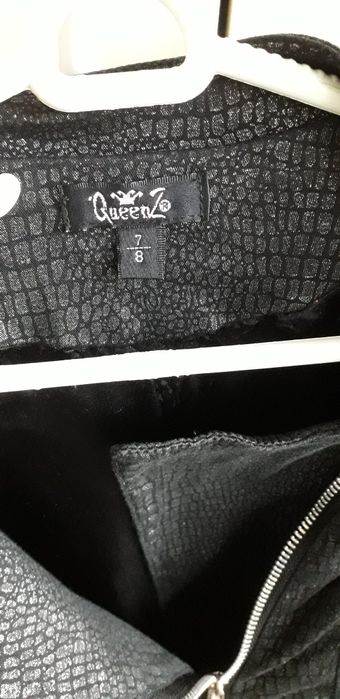 Черно сако/горнище/ и елече с пух за момиче 7,8 г