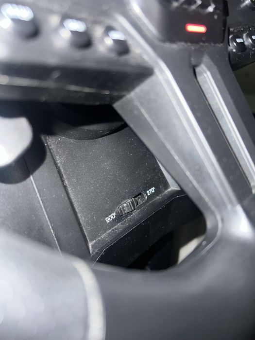 Игровой руль.