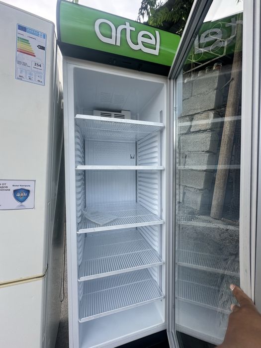Artel vitrina haladelnik sotiladi zor holatda dakimentlari bn turibdi
