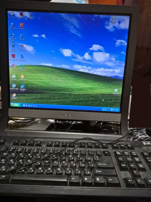 Компютър HP с монитор Sony клавиатура мишка