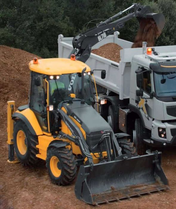 Аренда экскаватора-погрузчика VOLVO BL71