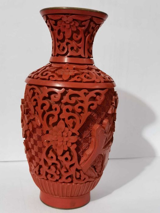 Vaza Asiatica din lac de Cinnabar, Cinabru Rosu