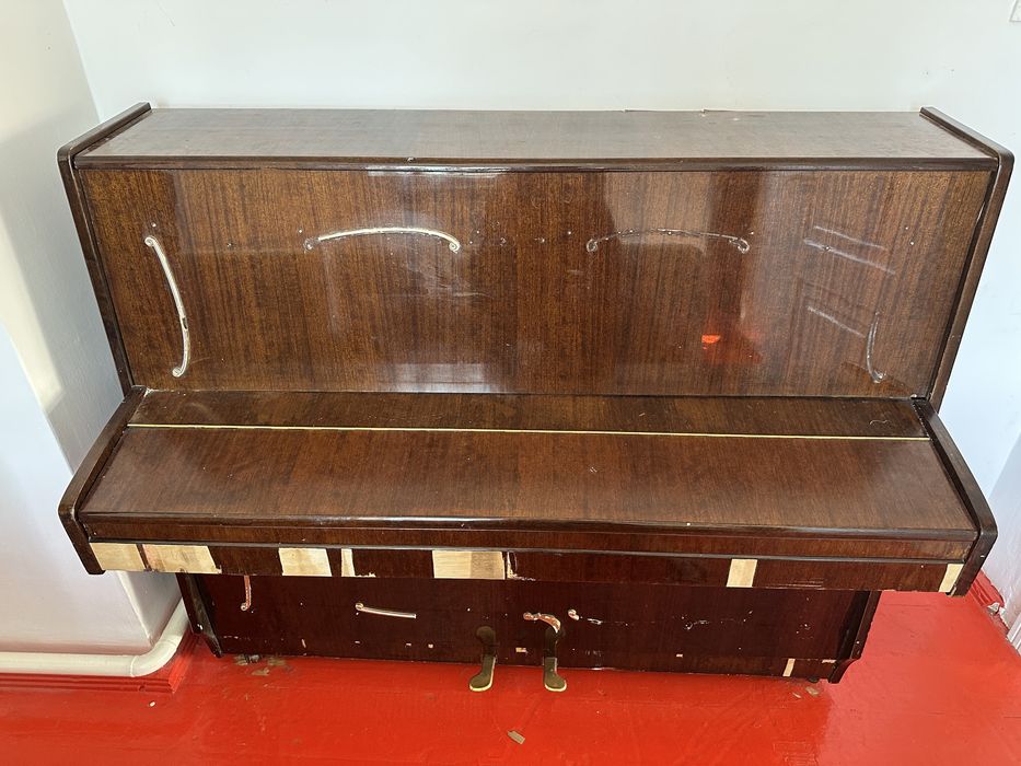 Фортепиано, хорошо работает