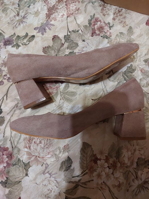 Продаю туфли лодочки