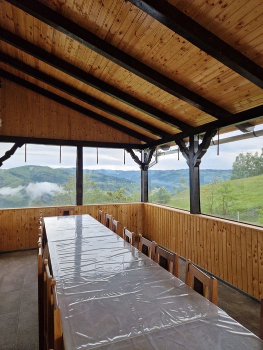 Cabană la munte cu ciubăr/jacuzzi