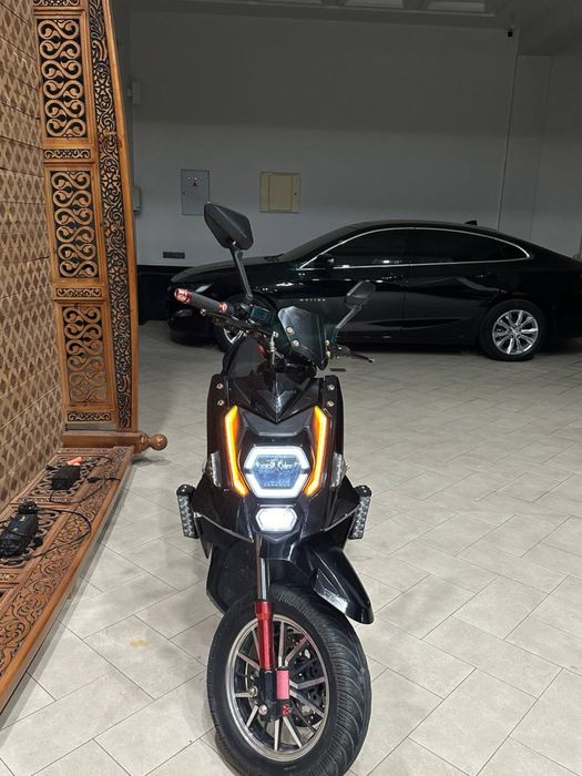 Elektricheskiy skuter sotiladi redline