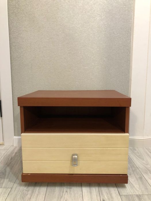 Тумба прикроватная