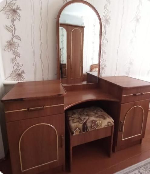 продаю спальный гарнитур