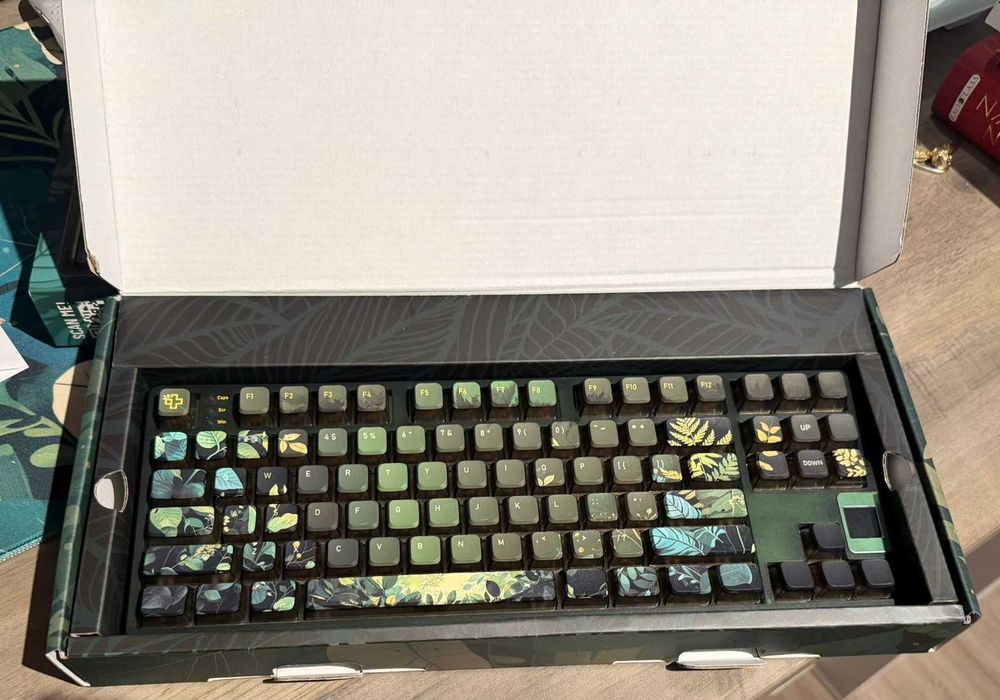 Tastatura QwertyKey80 Leaf