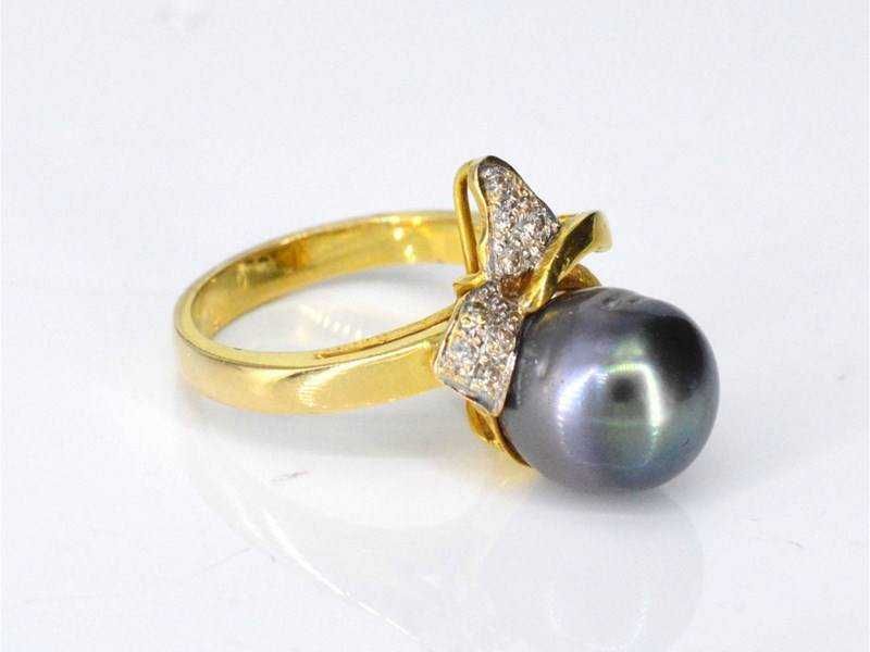 Inel cu diamnate si perla 18K