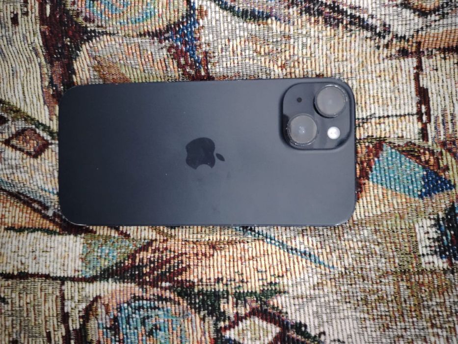 iPhone 15 на гарантии