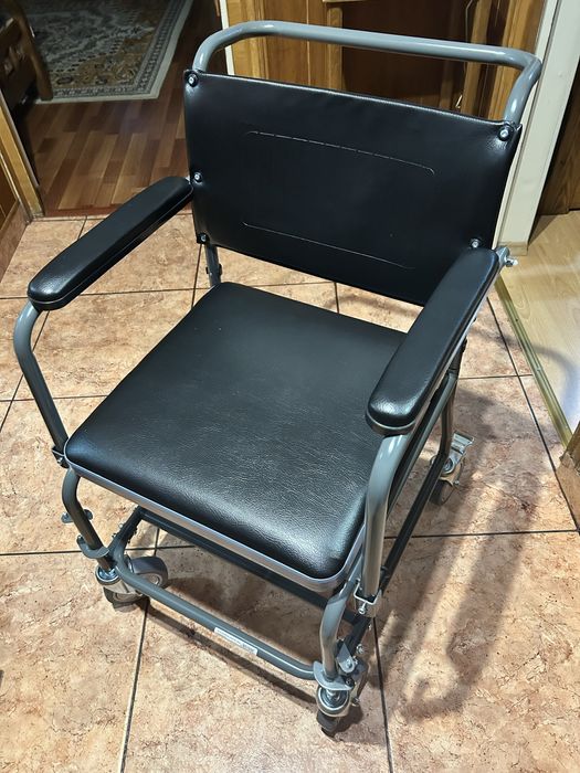 Vand fotoliu rulant WC