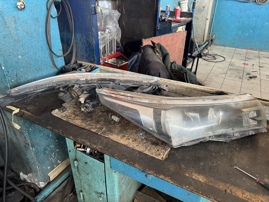 Фары передние Corolla 2013г. 180 кузов