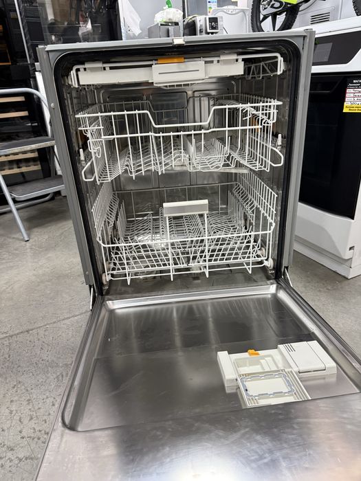 Съдомиялна машина за вграждане MIELE 60см,