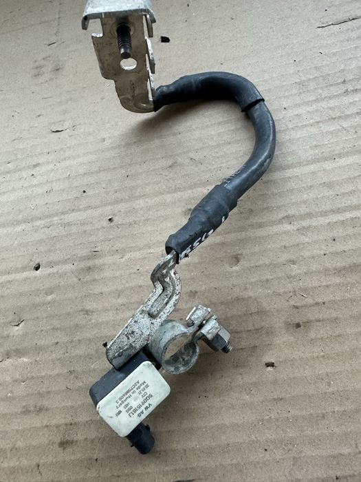 Borna minus / plus cu senzor pentru Volkswagen passat b8 golf 7 skoda superb 3 octavia 3
