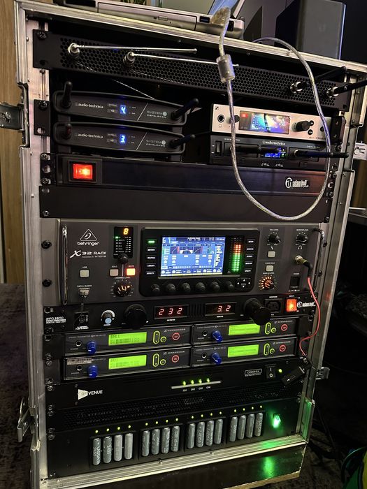 Vând mixer digital Behringer X32 Rack