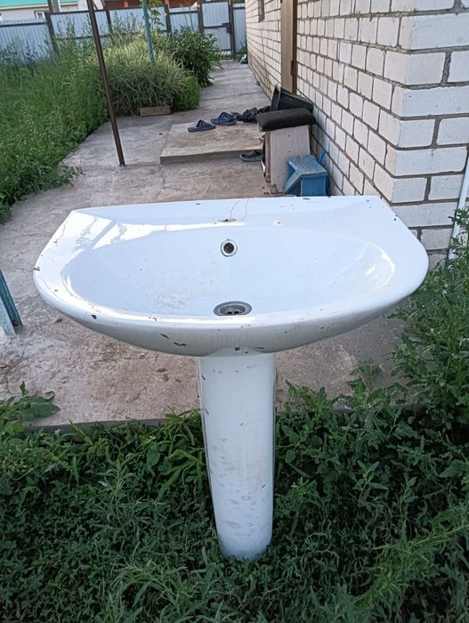 Раковина с пьедесталом