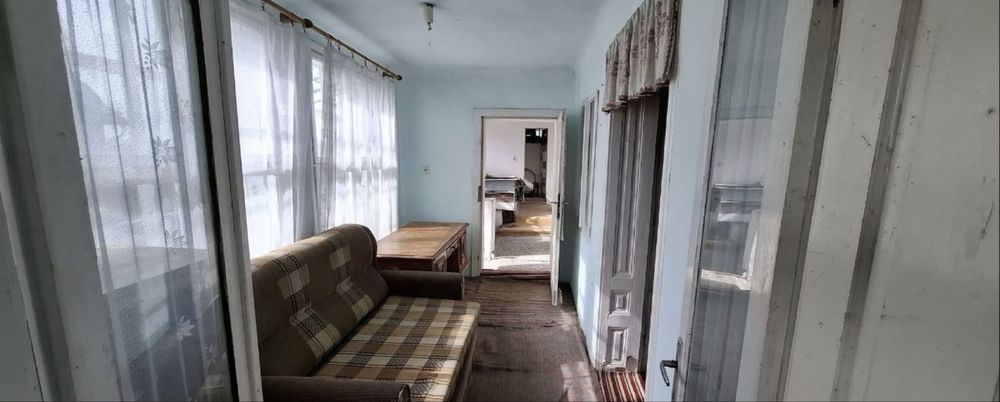 Casa si teren mare cu fantana str Romana