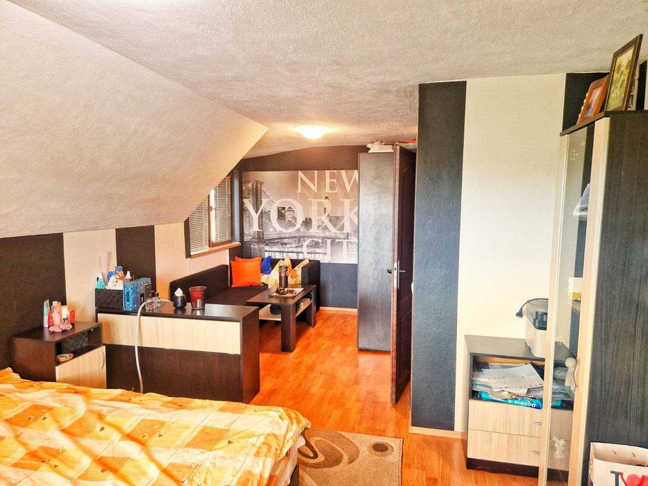 Имот Корект продава обзаведена Двуетажна Къща, с. Боянци, обл. Пловдив