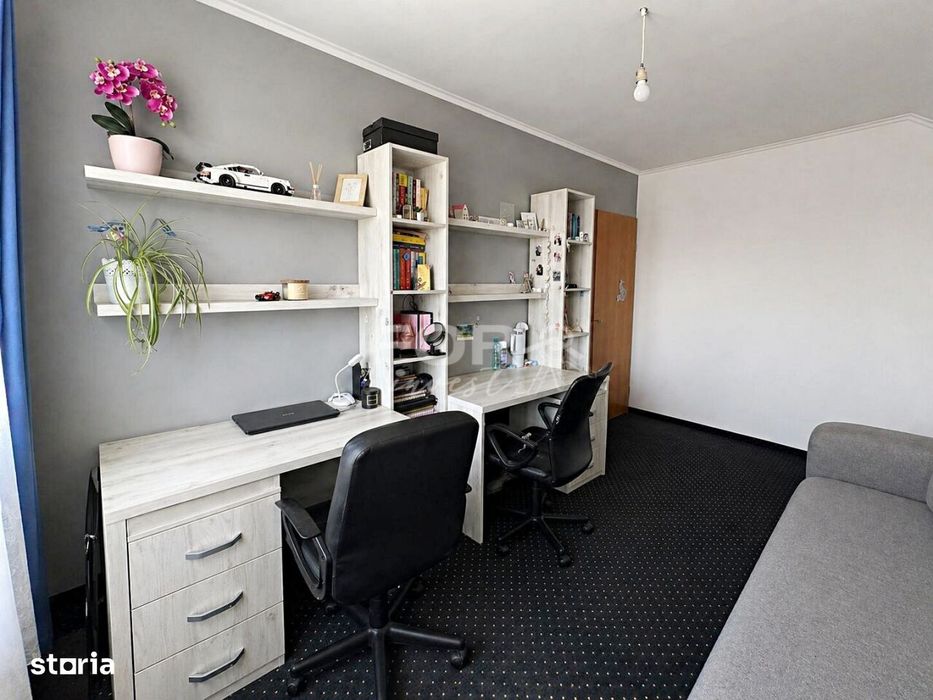 Casa cu etaj  de vanzare in zona Iosia Oradea