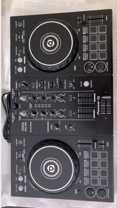 Piooner ddj-400.