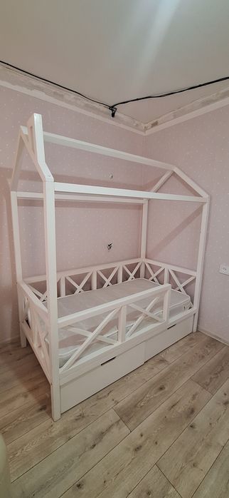 Детская кроватка  с матрасом, цена 20000 тенге