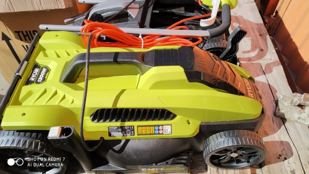 Косачка RYOBI RLM3313, 1300W, 33CM, МОСТРЕНА