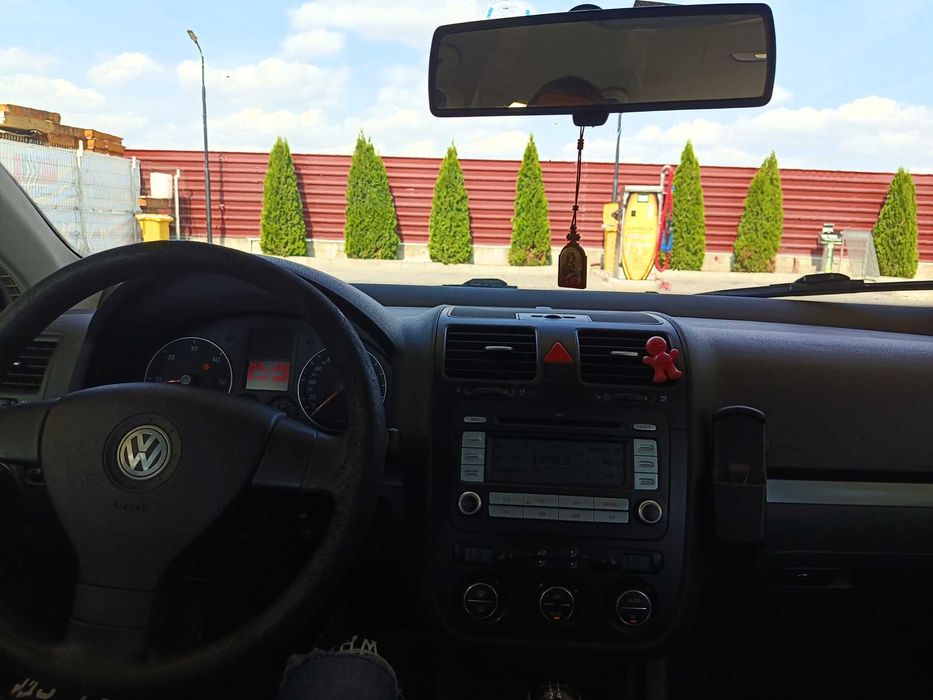 Vând golf V 1.9 tdi