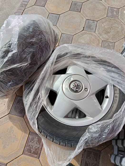 Продам диски с баллонами размер 195/65/15