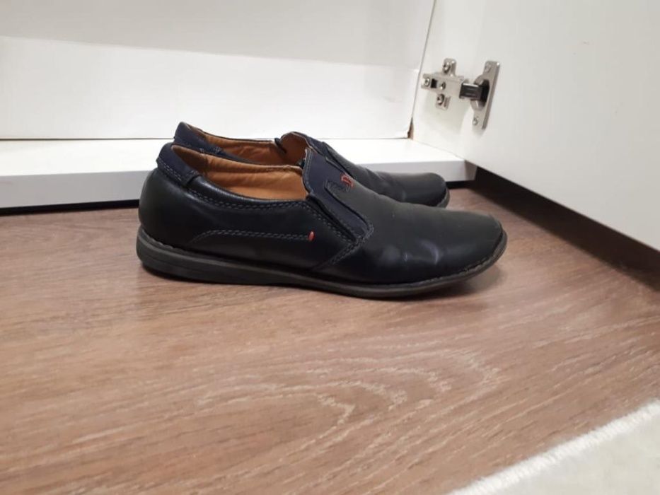 Продам детскую ботинку для мальчиков