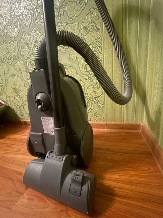 Продается  Пылесос  LG VK 76a00NDS   Б/У