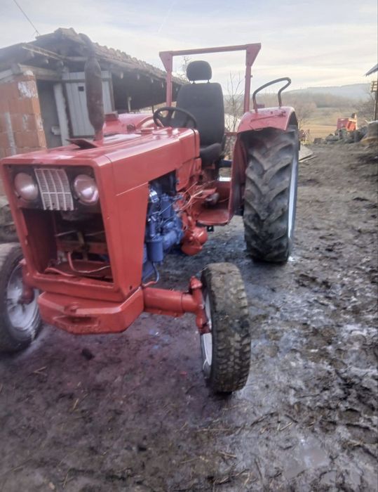 Vând Tractor stare functionala