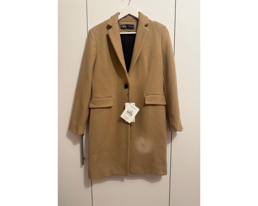 Palton bej camel Zara Manteco cambrat marimea M cu defect