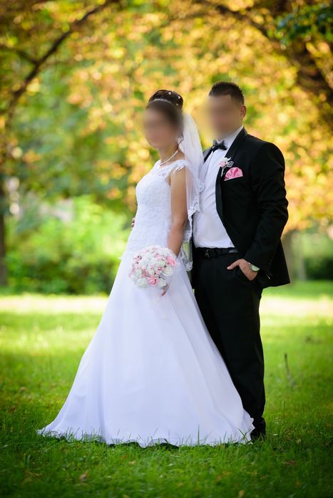 Продавам мъжки костюм