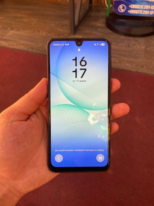 Galaxy A17 yengide ayol kishi cheholda tutgan,